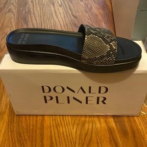 Donald Pliner Python Fiji Sandal: size 8.5